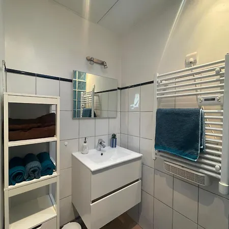 Charmante Maison Idéalement Située, Centre-ville Appartamento